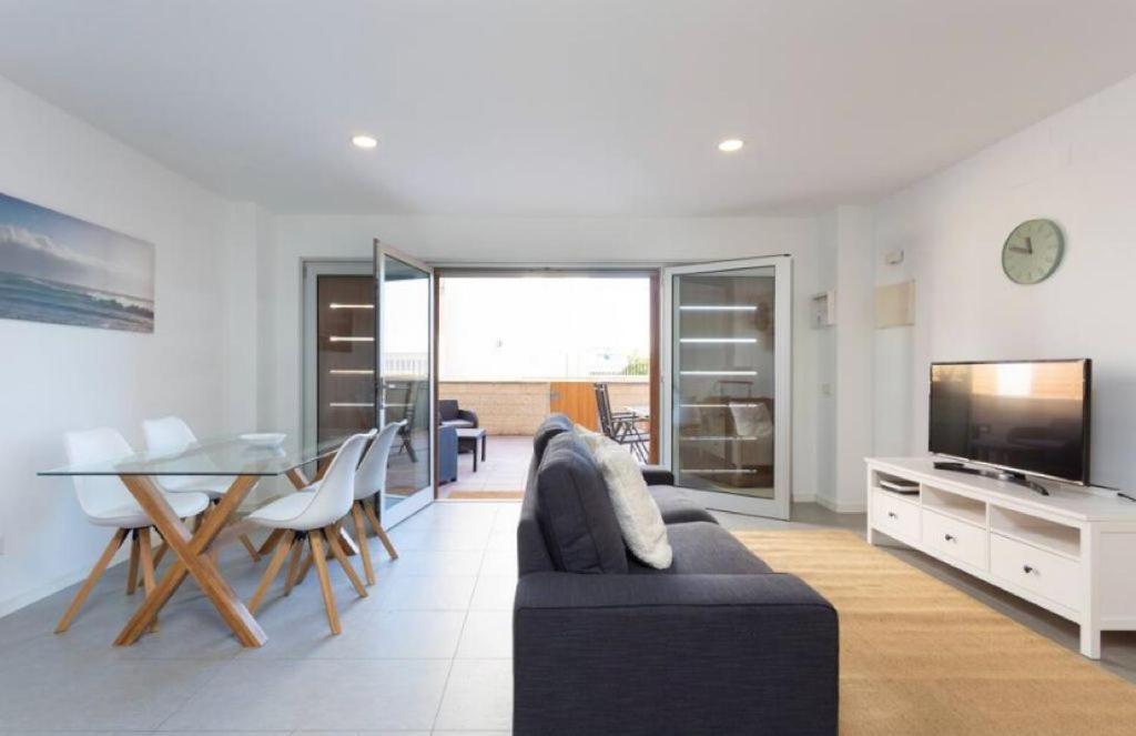 Appartamento Modern Seafront Flat With A Private Garage El Médano Esterno foto
