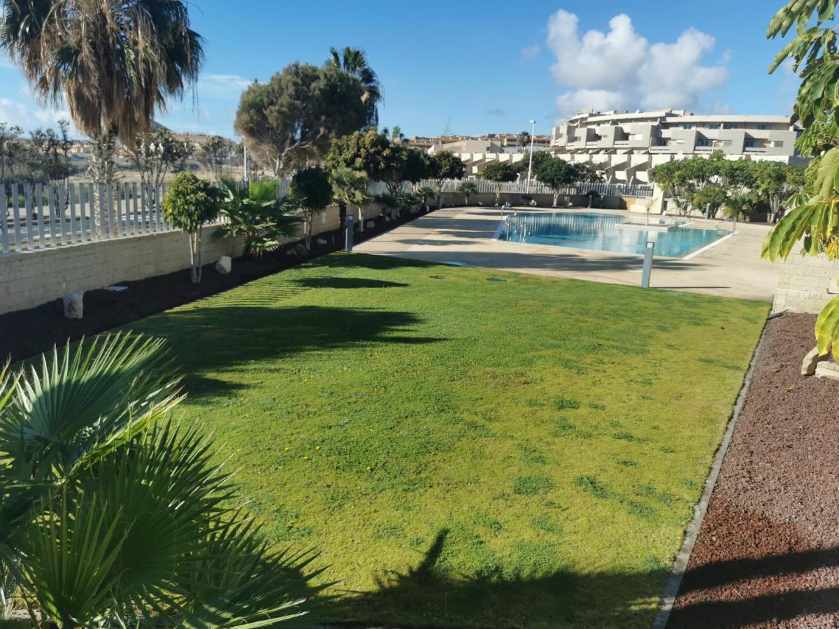Appartamento Modern Seafront Flat With A Private Garage El Médano Esterno foto