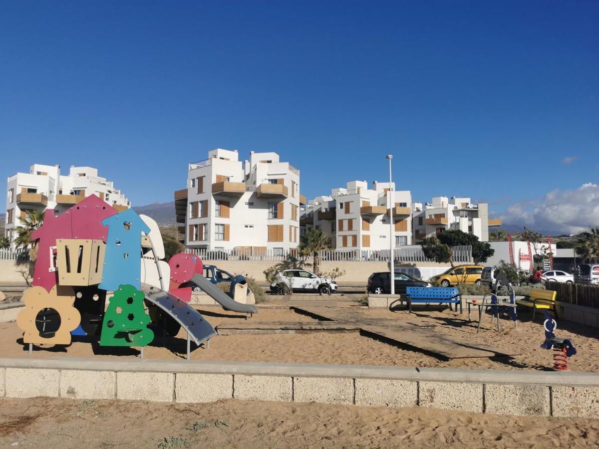 Appartamento Modern Seafront Flat With A Private Garage El Médano Esterno foto